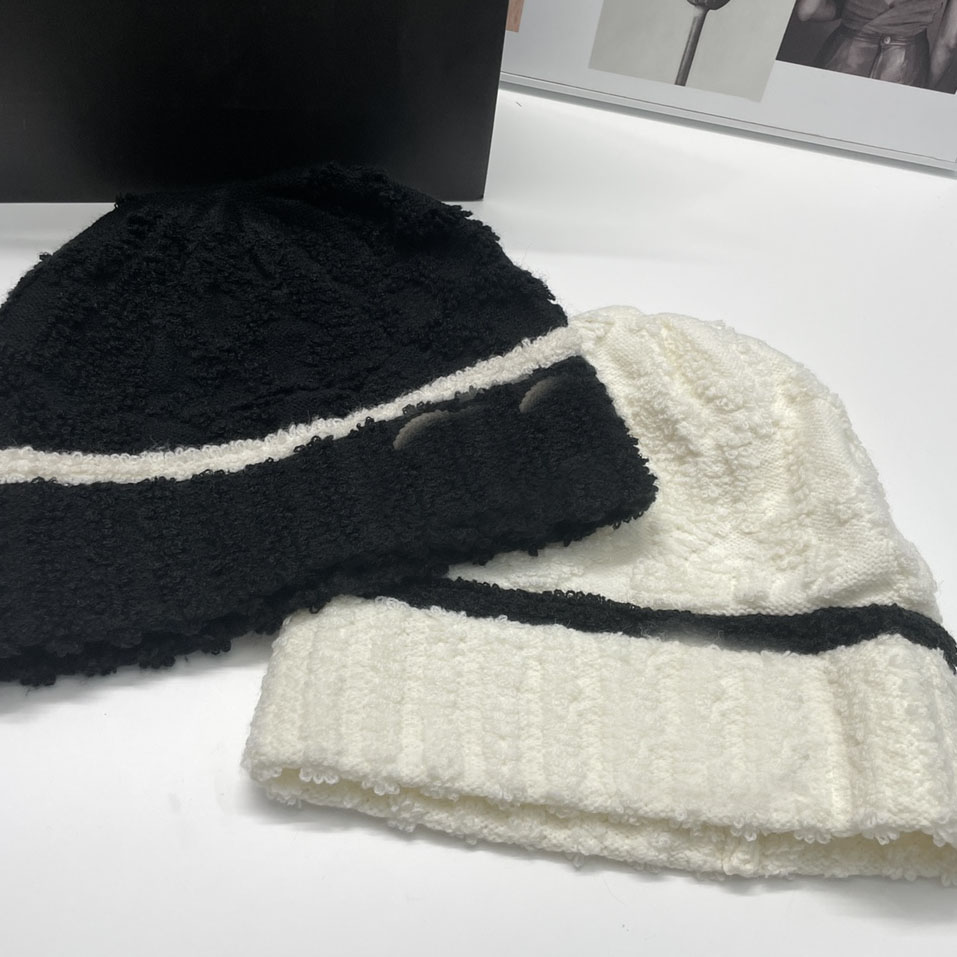 23ss Black White Brand Designer Winter Beanie C Letter Men Women Unisex Fashion Design Knitted Caps Autumn Wool Hat Jacquard Warm Skull Cap
23ss Black White Brand Designer Winter Beanie C Letter Men Women Unisex Fashion Design Knitted Caps Autumn Wool Hat Jacquard Warm Skull Cap