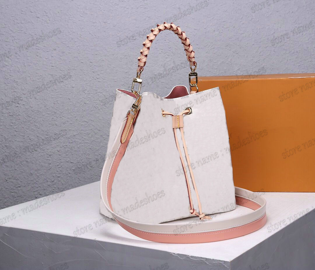 NeoNoe MM Damier Azur Bucket Shoulder Bag Neo Noe Coated Canvas Cream Pink Beige Leather Braid Handle Drawstring Closure 2022 Women CrossBody N40344
NeoNoe MM Damier Azur Bucket Shoulder Bag Neo Noe Coated Canvas Cream Pink Beige Leather Braid Handle Drawstring Closure 2022 Women CrossBody N40344