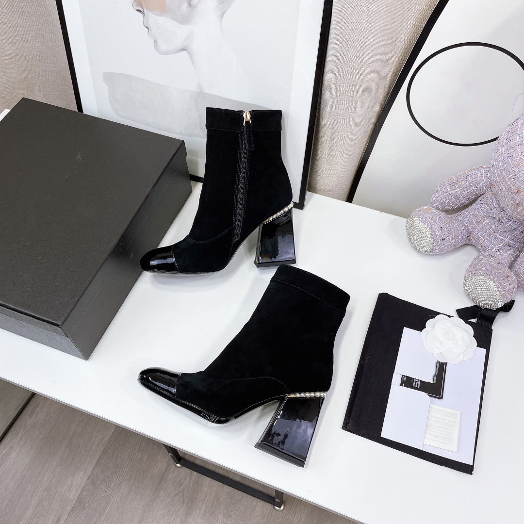 2022 new style designer Vintage short boots can be worn in autumn and winter showing thin sheepskin and breathable thick high heels Euro35-41 US 4-10, Black
2022 new style designer Vintage short boots can be worn in autumn and winter showing thin sheepskin and breathable thick high heels Euro35-41 US 4-10, Black