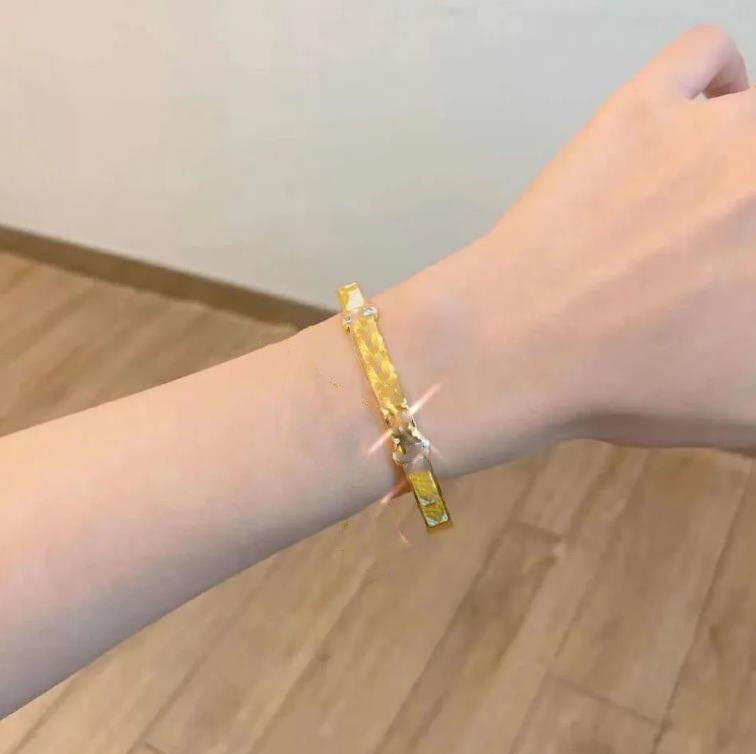 Leather color bracelet girl designer charms love bracelet luxury bangles cjeweler bijoux for mens womens
Leather color bracelet girl designer charms love bracelet luxury bangles cjeweler bijoux for mens womens