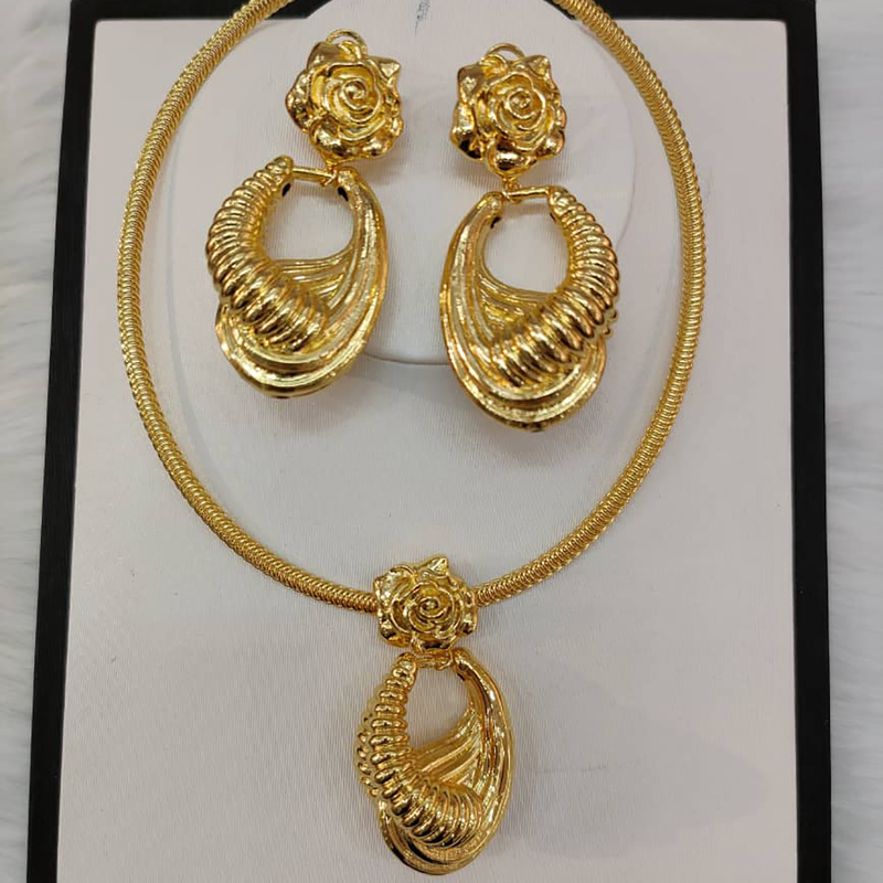 Other Jewelry Sets Dubai Gold Color For Women Necklace And Earrings Flower Shape Pendant Brazilian Africa Wedding Party Gifts 220831