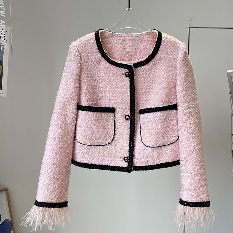 2022 Autumn Round Neck Tweed Panelled Jacket Pink Contrast Color Long Sleeve Single-Breasted Feather Contrast Trim Jackets Coat Short Outwear 22G186260
2022 Autumn Round Neck Tweed Panelled Jacket Pink Contrast Color Long Sleeve Single-Breasted Feather Contrast Trim Jackets Coat Short Outwear 22G186260