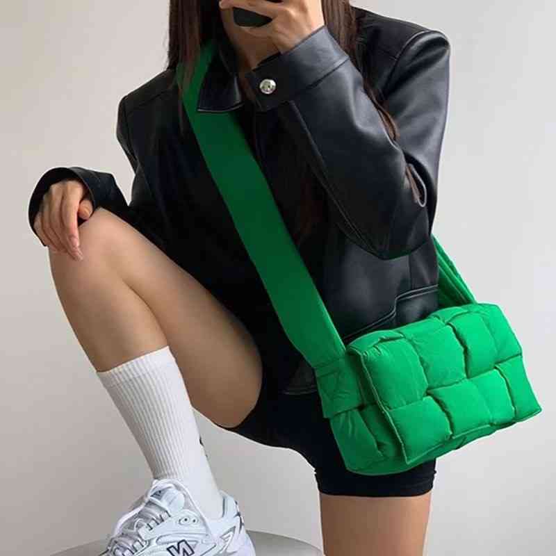bags bottegas bvbag Designer Bottegas Handbags Green Nylon Woven Pillow Bag Men's and Women's Same High-grade Cloud Four Grid Super Soft Diagonal, Black
bags bottegas bvbag Designer Bottegas Handbags Green Nylon Woven Pillow Bag Men's and Women's Same High-grade Cloud Four Grid Super Soft Diagonal, Black