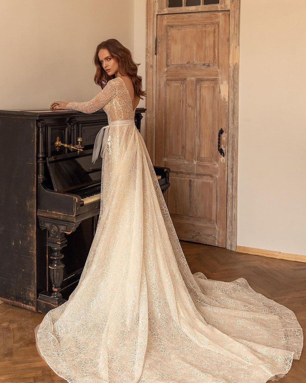 Elegant Mermaid Wedding Dress Long Sleeves Deep V Neck Appliques Sequins or Length Side Slit 3D Lace Train Bridal Gowns Custom Made Vestido de novia