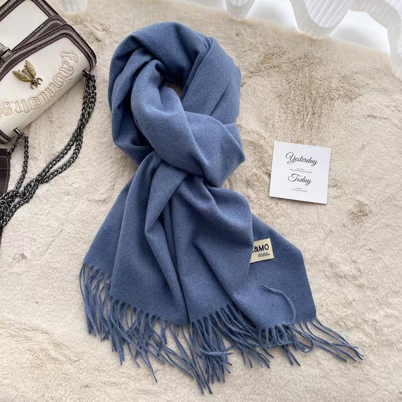 Winter Scarf Pashmina For Designers warm Scarfs Fashion Classic Women imitate Cashmere Wool Long Shawl Wrap 200X70cm Big Size Foulard Satin Luxury Shawls
Winter Scarf Pashmina For Designers warm Scarfs Fashion Classic Women imitate Cashmere Wool Long Shawl Wrap 200X70cm Big Size Foulard Satin Luxury Shawls