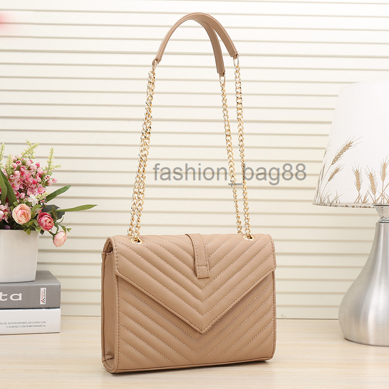 luxurys designers bags tote handbag PU leather classic ladies lock shoulder bag colors gold chain models 2022, A#red
luxurys designers bags tote handbag PU leather classic ladies lock shoulder bag colors gold chain models 2022, A#red
