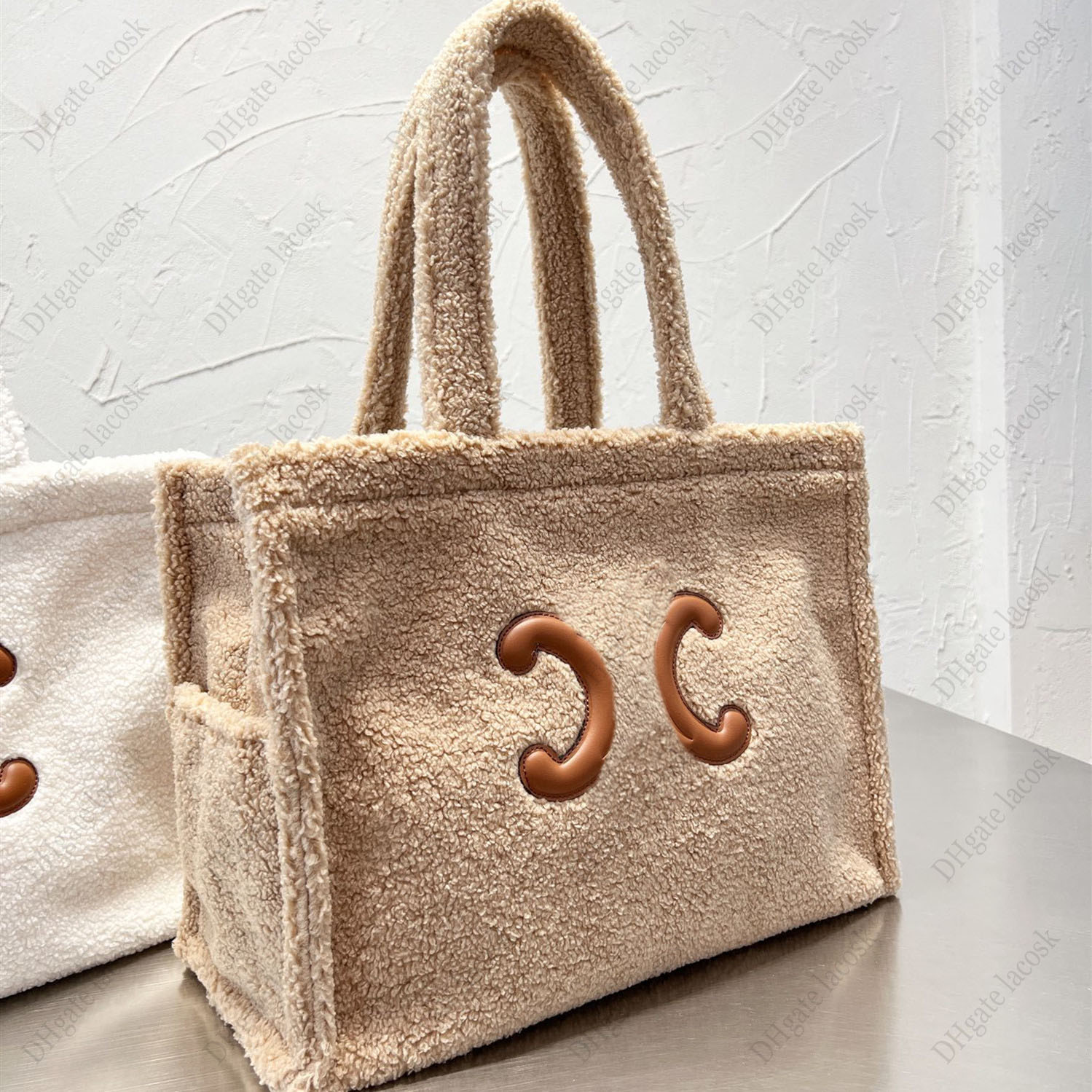 Womens Soft Fur Shopping Bags Designers Luxurys Handbags Totes Winter Fashion Warm Shoulder Bag Large Size High Quality