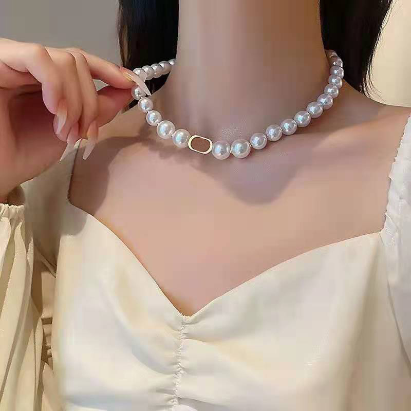 D Designer Pearl Necklace Women's High Quality Fashion Letters Pearl Beaded Pendant Light Luxury Temperament Classic Jewelry Wedding Party Accessories
D Designer Pearl Necklace Women's High Quality Fashion Letters Pearl Beaded Pendant Light Luxury Temperament Classic Jewelry Wedding Party Accessories