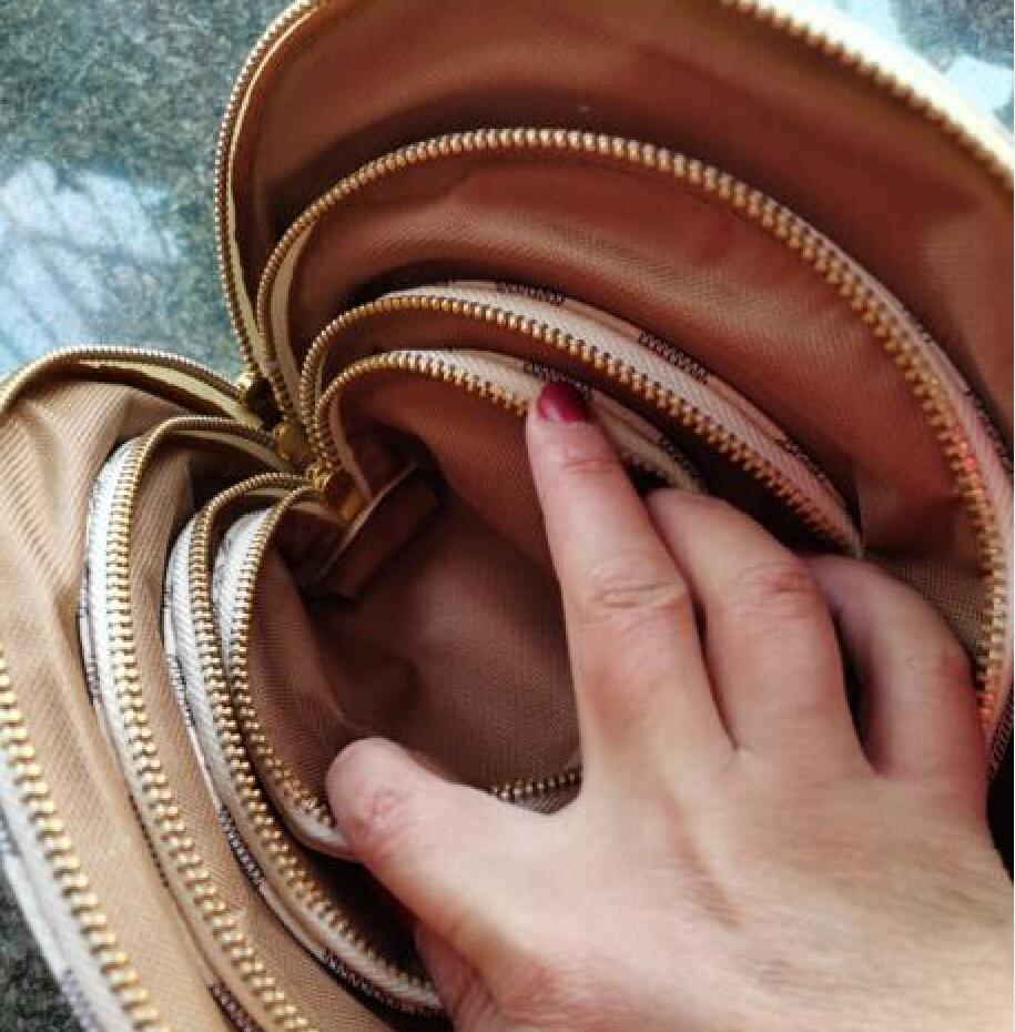 4pcs/set Women cosmetic bags famous makeup bag pu designer travel pouch make up bag ladies cluch purses organizador toiletry bag, Brown
4pcs/set Women cosmetic bags famous makeup bag pu designer travel pouch make up bag ladies cluch purses organizador toiletry bag, Brown