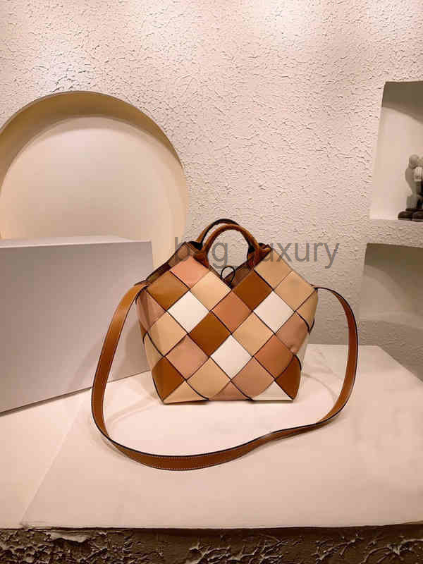 Shoulder Classic Bags Tote Women Senior Feeling Portable Shopping Handbag Woven Leather Designer Crossbody Female Purses 220325, Customize
Shoulder Classic Bags Tote Women Senior Feeling Portable Shopping Handbag Woven Leather Designer Crossbody Female Purses 220325, Customize