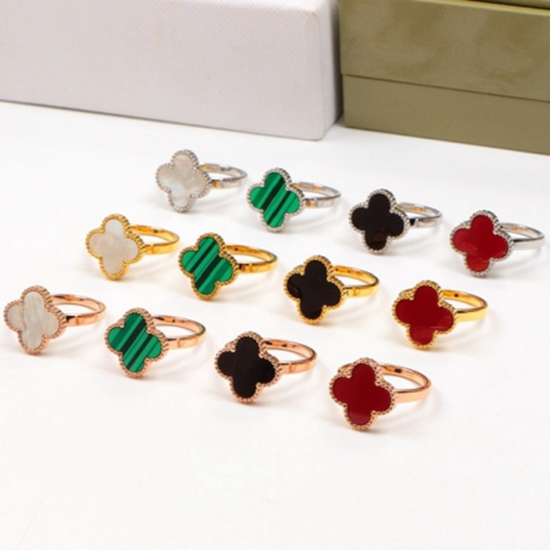 Womens Designer Clover Rings Fashion Four-leaf Flowers Band Ring Shell Titanium Steel Lovers Ring Jewelry