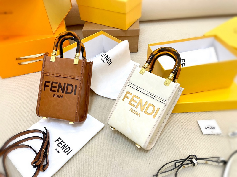 Luxury Designer Versace Cases Women FENDI Baguette Bags Flap Crossbody Peekaboo handbag Leather shoulder Shopping Signaux Men FIRST Peekaboo Tote Bag mejrgw
Luxury Designer Versace Cases Women FENDI Baguette Bags Flap Crossbody Peekaboo handbag Leather shoulder Shopping Signaux Men FIRST Peekaboo Tote Bag mejrgw