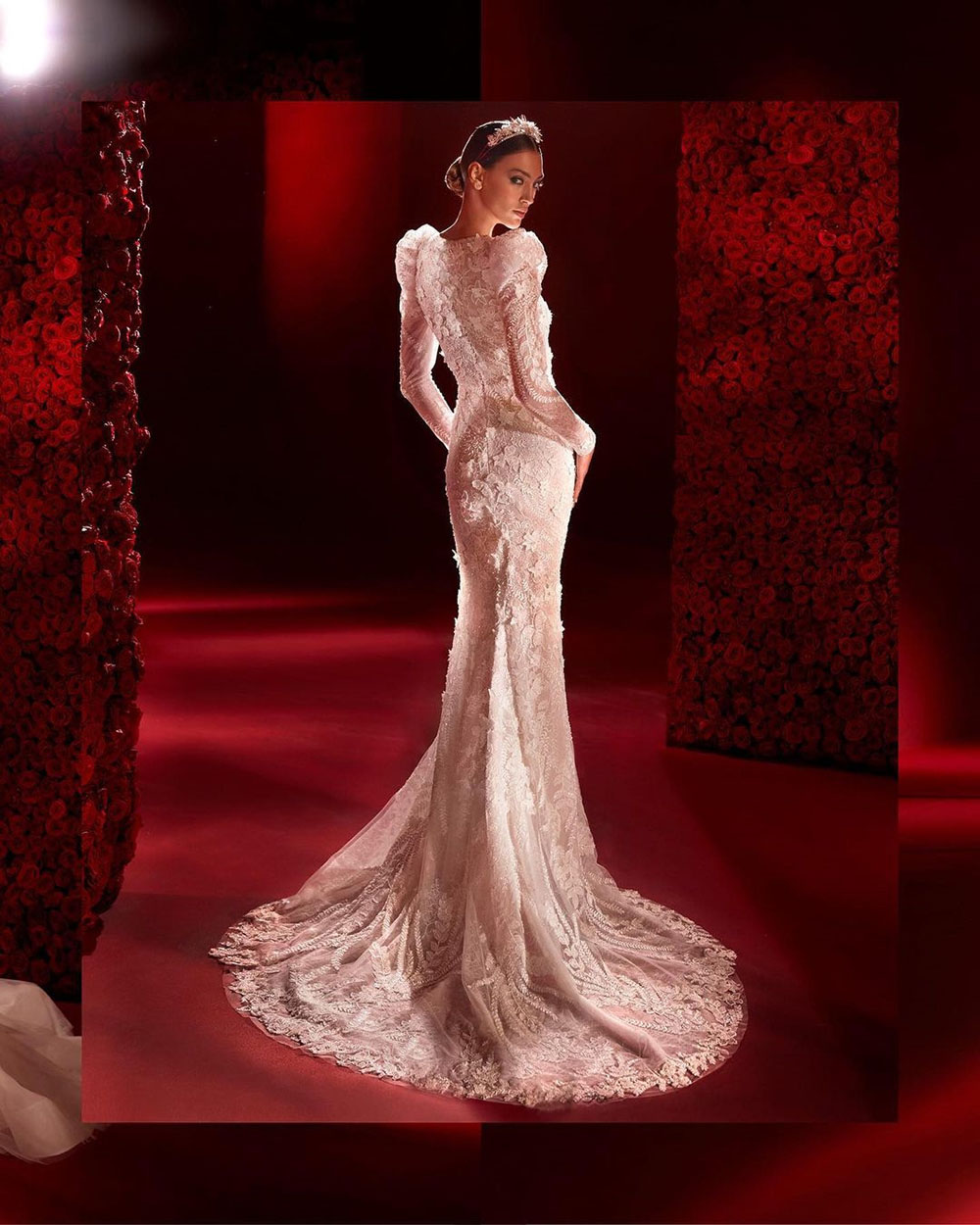 Luxury Mermaid Elegant Wedding Dress Long Sleeves Deep V Neck 3D Lace Appliques Sequins Beads Floor Length Detachable Train Bridal Gowns Custom Made V