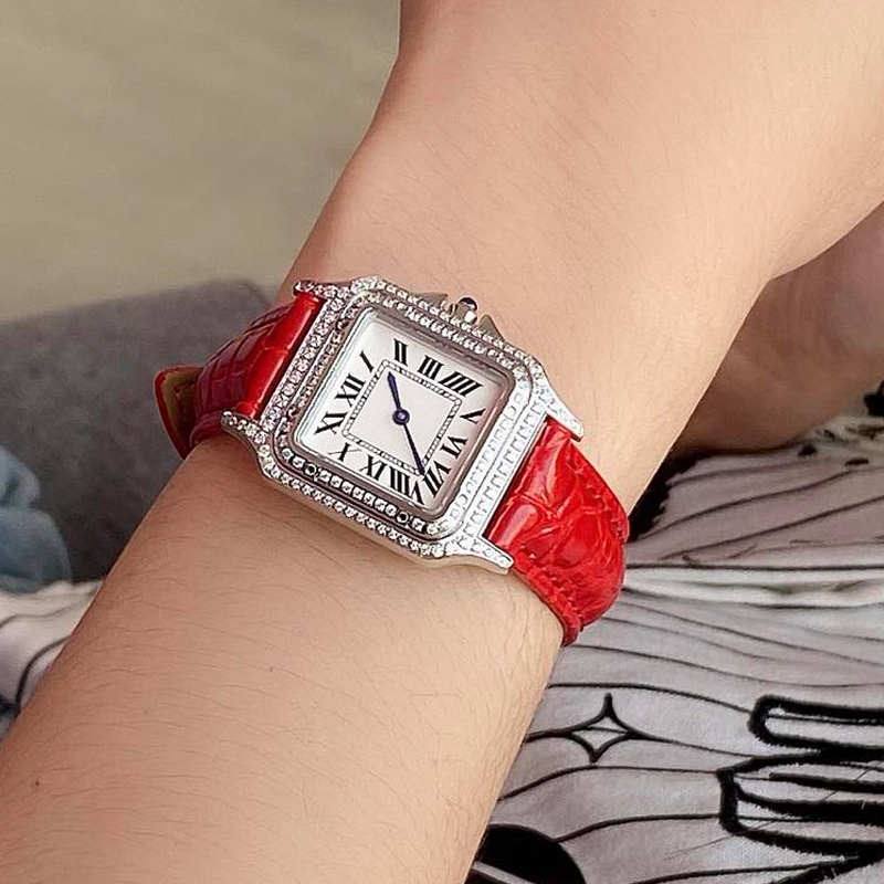 6 Styles Luxury Womens diamonds square Watch Silver Case Red strap 316L stainless steel nice designer iced out Watches quartz Movement waterproof wristwatches, 05 only box and papers
6 Styles Luxury Womens diamonds square Watch Silver Case Red strap 316L stainless steel nice designer iced out Watches quartz Movement waterproof wristwatches, 05 only box and papers