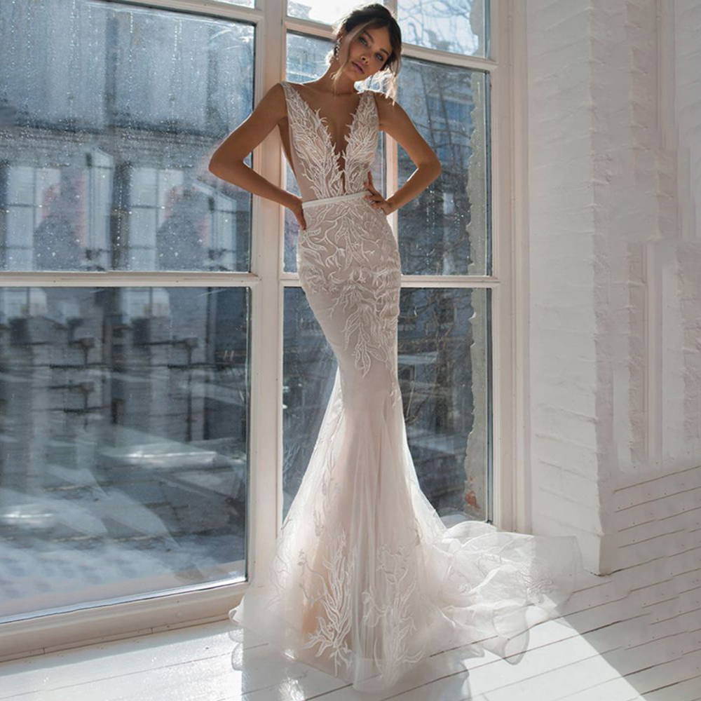 Elegant Mermaid Wedding Dresses Sleeveless Deep V Neck Sequins Appliques Bridal Gowns 3D Lace Train Hollow Ruffles Bridal Gowns Sweep Train Vestido de