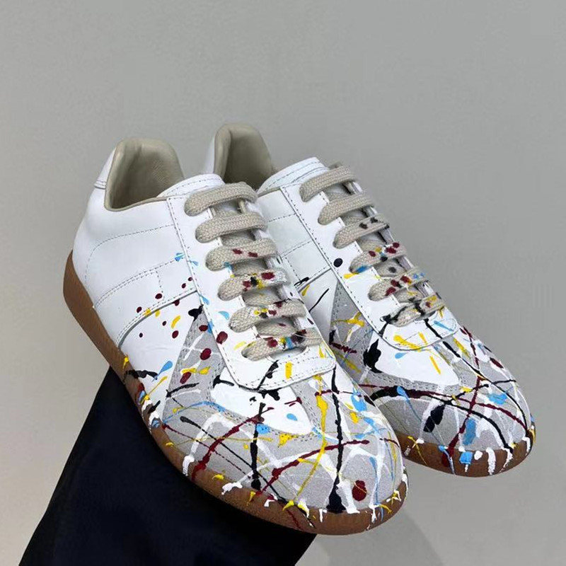 Maison Casual Shoes Luxury Brand Sneakers Women Lace Up Designer Shoe Graffiti Design Flat Heel MM6 Factory Footwear Runner Tenis, Orignal box
Maison Casual Shoes Luxury Brand Sneakers Women Lace Up Designer Shoe Graffiti Design Flat Heel MM6 Factory Footwear Runner Tenis, Orignal box