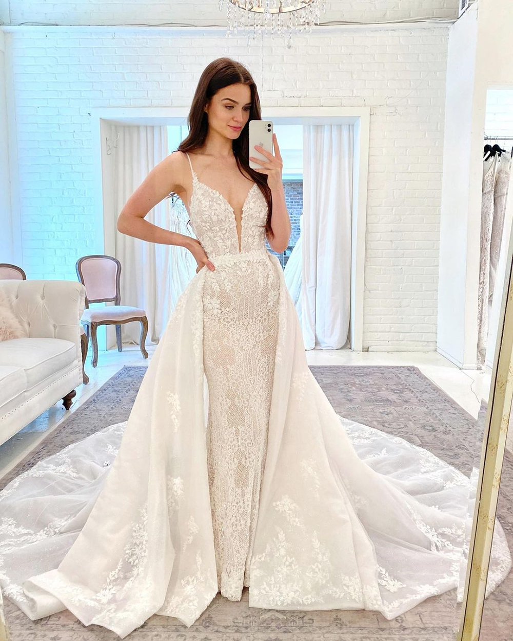 Elegant Mermaid Wedding Dress Spaghetti Straps Deep V Neck Sleeveless Appliques Sequins or Length Detachable Train Bridal Gowns Custom Made Vestido de