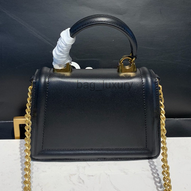One Design Shoulder Diagonal Bag Retro Solid Color Pearl Love Buckle Leather Handbag Ladies New Envelope Bag Fashion Multifunctional
One Design Shoulder Diagonal Bag Retro Solid Color Pearl Love Buckle Leather Handbag Ladies New Envelope Bag Fashion Multifunctional