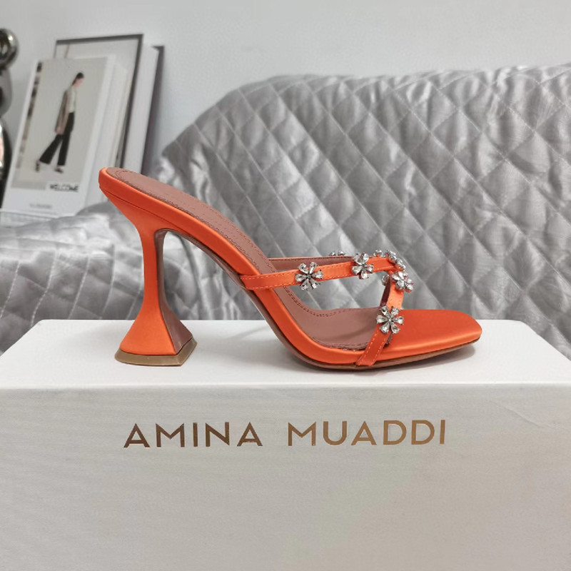 Amina Muaddi Gladiator Sandals Women Slip On Stiletto Slippers Crystal Flower Designer High Heel Slides Luxury Brand Summer Outdoor Shoes Top Quality Footwear, As pic 9.5cm
Amina Muaddi Gladiator Sandals Women Slip On Stiletto Slippers Crystal Flower Designer High Heel Slides Luxury Brand Summer Outdoor Shoes Top Quality Footwear, As pic 9.5cm