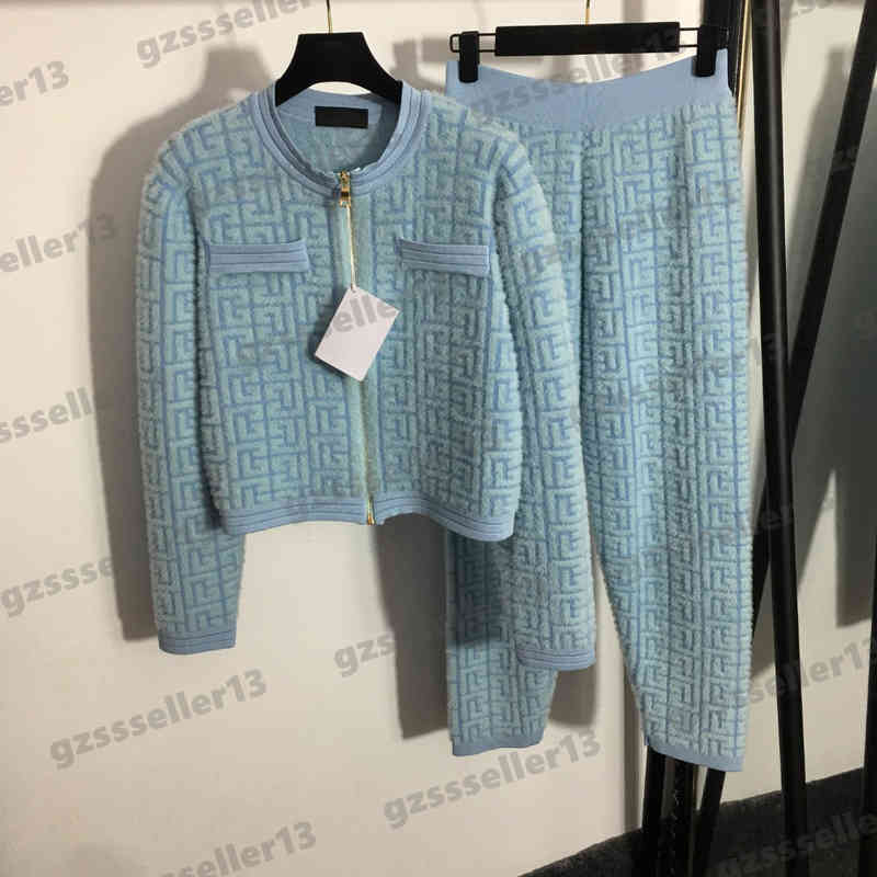 Womens Two Pieces Pants Blm Plush Knit Designer Two-Piece Sets Labyrinth Pattern Long Sleeve Zip Cardigan Jacket And Slacks Suit
Womens Two Pieces Pants Blm Plush Knit Designer Two-Piece Sets Labyrinth Pattern Long Sleeve Zip Cardigan Jacket And Slacks Suit