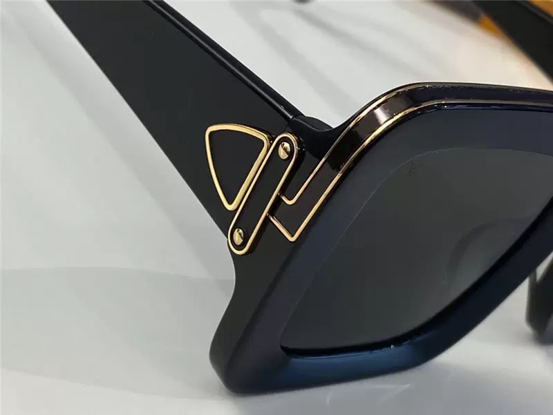2022 Luxury MILLIONAIRE Sunglasses full frame Vintage 8831 designer sunglasses for men Shiny Gold Logo Hot sell Gold plated Top hot
2022 Luxury MILLIONAIRE Sunglasses full frame Vintage 8831 designer sunglasses for men Shiny Gold Logo Hot sell Gold plated Top hot