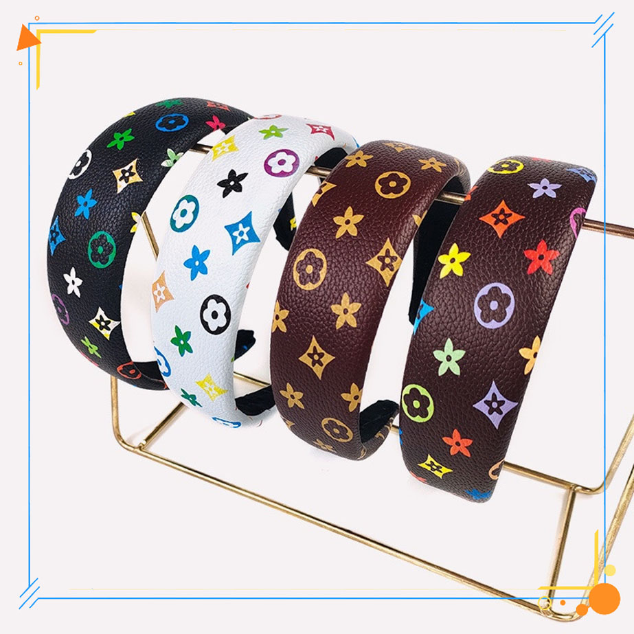 23ss 20color Designer Leathers Headband Wide Edge Knotted Hair Hoop Velvet Headwear Hair Jewelry Accessories Women Girls Headwrap
23ss 20color Designer Leathers Headband Wide Edge Knotted Hair Hoop Velvet Headwear Hair Jewelry Accessories Women Girls Headwrap