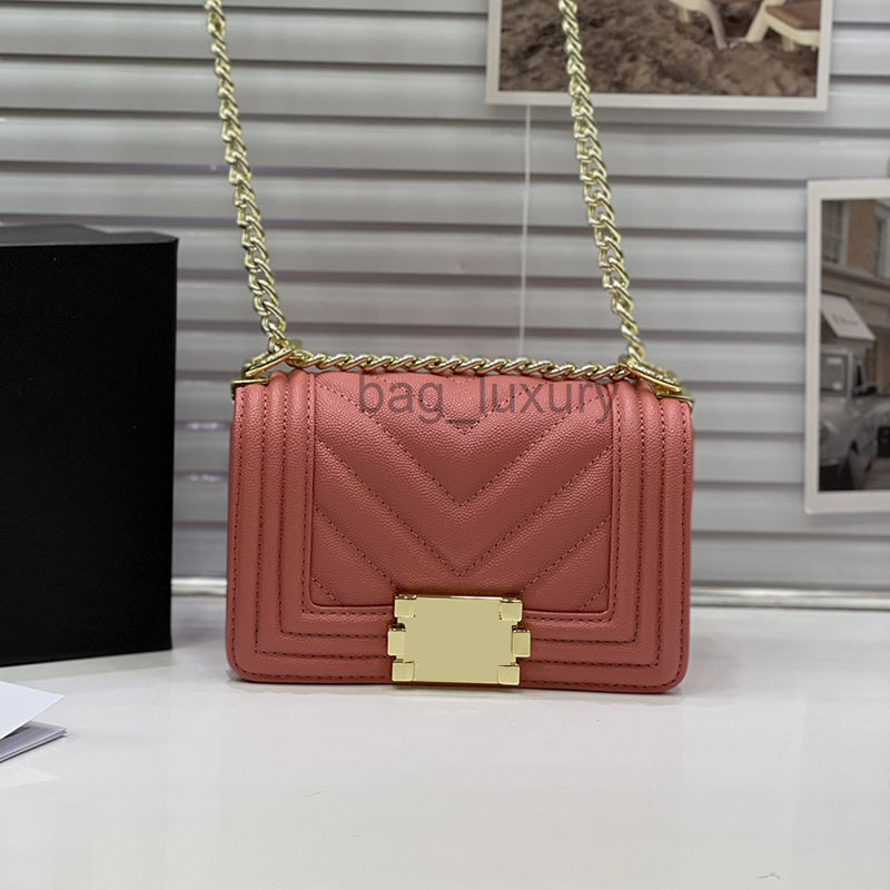 Shoulder Bags Summer p Womens Chevron Line Classic Mini Flap Calfskin Bags Caviar Leather Gold Chain Crossbody Shoulder Purse Large Capacity
Shoulder Bags Summer p Womens Chevron Line Classic Mini Flap Calfskin Bags Caviar Leather Gold Chain Crossbody Shoulder Purse Large Capacity