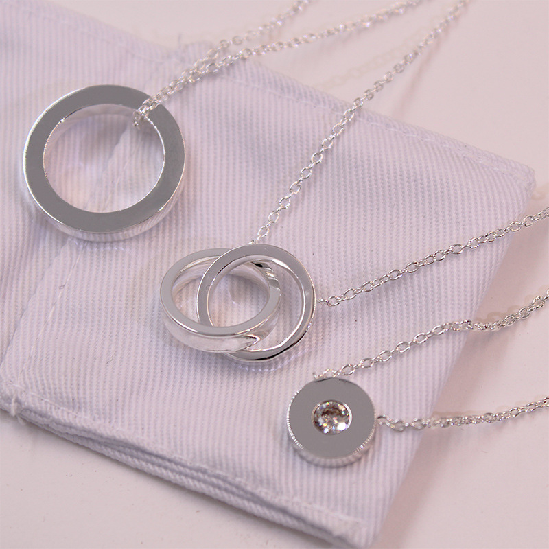 T Designer Classic Necklace Women Luxury Brand Jewelry Fashion Double Ring Pendant Geometry Titanium Steel Necklace Christmas Gift
T Designer Classic Necklace Women Luxury Brand Jewelry Fashion Double Ring Pendant Geometry Titanium Steel Necklace Christmas Gift