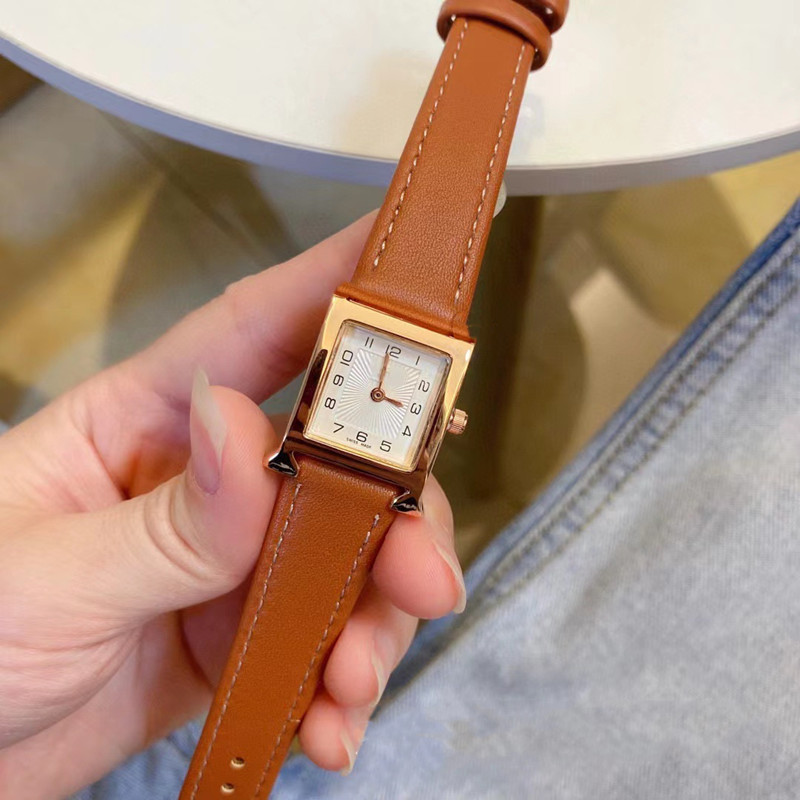 Fashion Letter Square Watch High-end Quartz Movement Pointer women's Wristwatches Luxury Design Leather Strap Watch Gift, Brown
Fashion Letter Square Watch High-end Quartz Movement Pointer women's Wristwatches Luxury Design Leather Strap Watch Gift, Brown