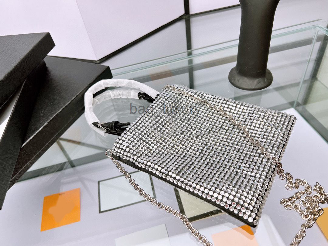diamond Shopping Chain bag designer bags Totes Single Mini Hand Bag Purse Luxury Leather Fashion Cross Body Shoulder High Quality Women Large
diamond Shopping Chain bag designer bags Totes Single Mini Hand Bag Purse Luxury Leather Fashion Cross Body Shoulder High Quality Women Large