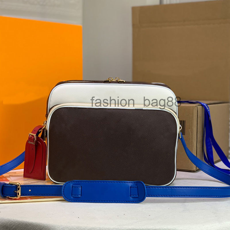 Shoulder Bags Quality High Men Postman Bag Designers Messager Bags Handbag Old Flower Camera Bags Travel Bag Zipper Purses 2022, Brown
Shoulder Bags Quality High Men Postman Bag Designers Messager Bags Handbag Old Flower Camera Bags Travel Bag Zipper Purses 2022, Brown