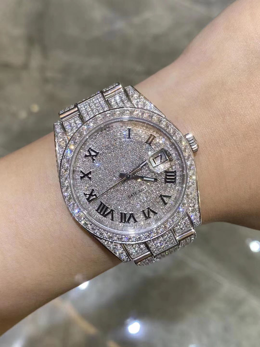 2022 New Edition Moissanite Diamond Watch Passed Test Top Quality Mechanical ETA Movement Luxury Fully Frozen Sapphire Watch With Box, 0.8mm
2022 New Edition Moissanite Diamond Watch Passed Test Top Quality Mechanical ETA Movement Luxury Fully Frozen Sapphire Watch With Box, 0.8mm