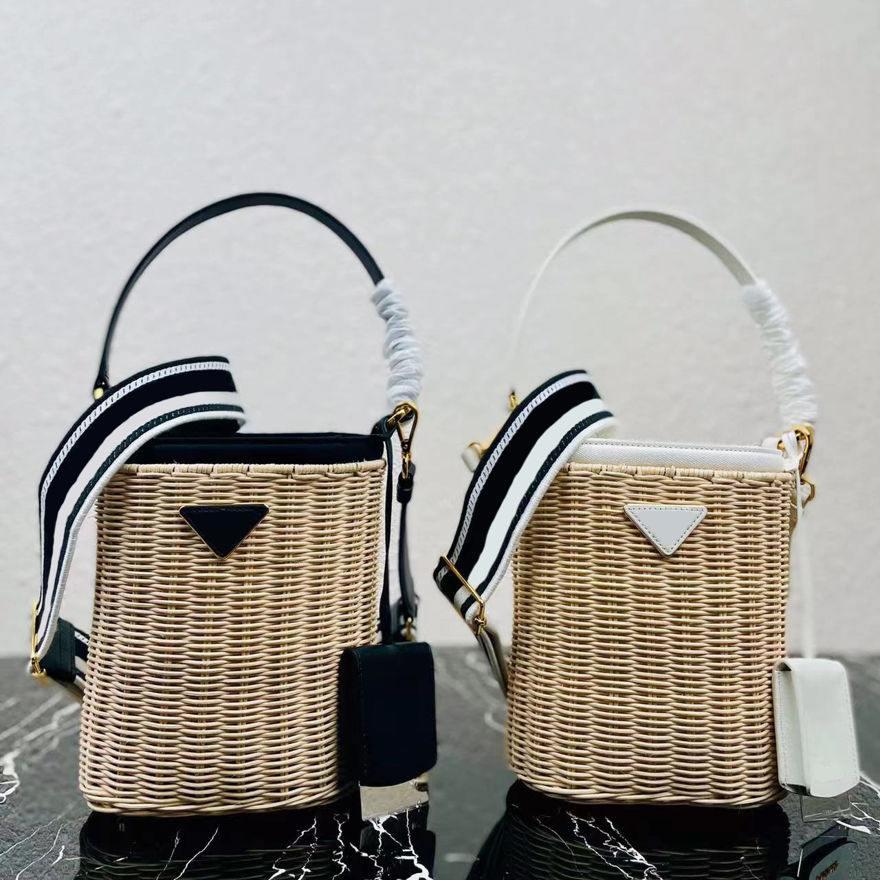 Luxury handbags women famous brand bags fashion leather handmade art top hand-made bucket simple cute retro large capacity texture large style bag designer metallic, Box
Luxury handbags women famous brand bags fashion leather handmade art top hand-made bucket simple cute retro large capacity texture large style bag designer metallic, Box