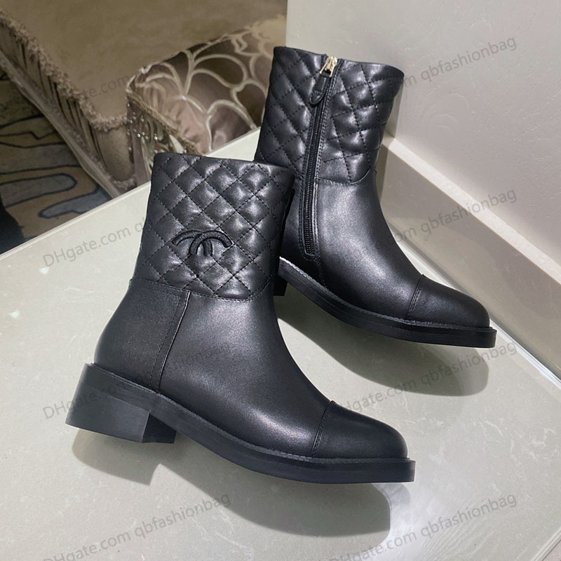 Designer Boots For Women Ankle Booties With Low Heel Quilted Texture Metal Zipper Letter F/W Black Vintage Cowboy Chelsea Western Fashion Elastic Combat Boot 2022
Designer Boots For Women Ankle Booties With Low Heel Quilted Texture Metal Zipper Letter F/W Black Vintage Cowboy Chelsea Western Fashion Elastic Combat Boot 2022