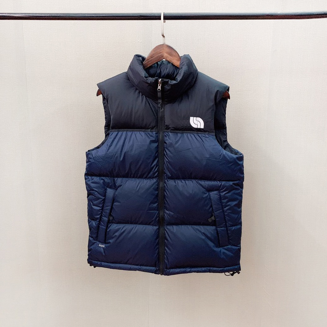 North America Famous luxury Men Vest For Women 700 Goose Down Winter Embroidery Coat Comfortable Warm Contrast color stitching Jacket Man Clothing Unisex Plus Size, Black
North America Famous luxury Men Vest For Women 700 Goose Down Winter Embroidery Coat Comfortable Warm Contrast color stitching Jacket Man Clothing Unisex Plus Size, Black