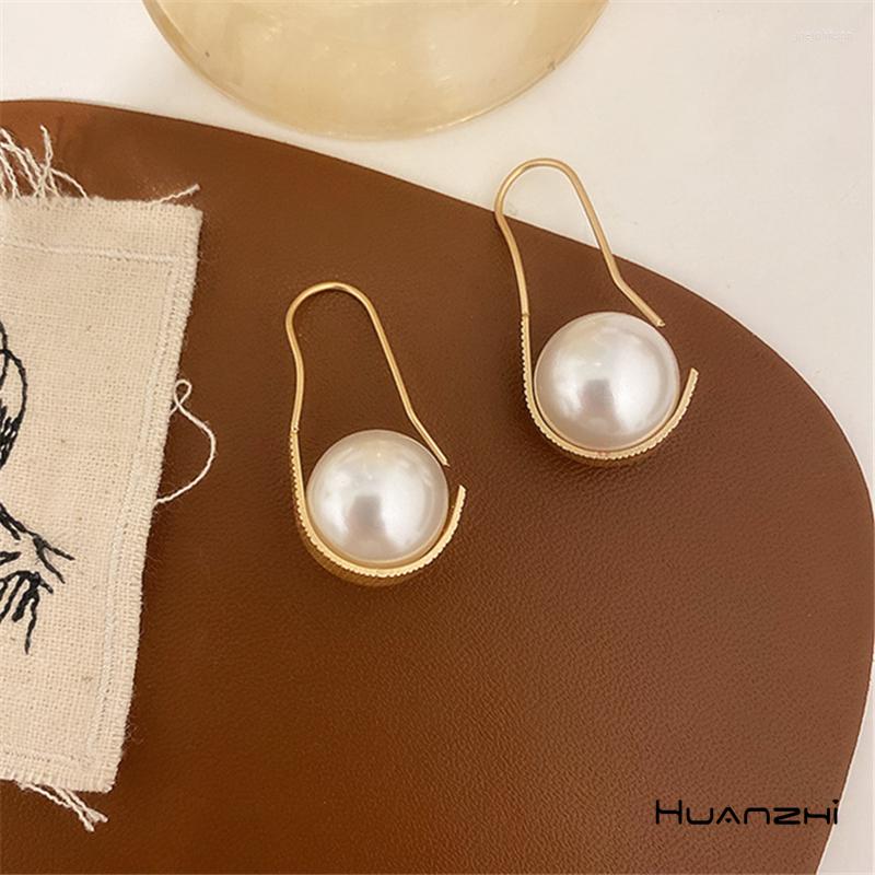 Necklace Earrings Set HUANZHI 2022 Metal Vintage Elegant Irregular Distortion Large Pearl Earring For Women Party Wedding Anniversary, Picture shown
Necklace Earrings Set HUANZHI 2022 Metal Vintage Elegant Irregular Distortion Large Pearl Earring For Women Party Wedding Anniversary, Picture shown