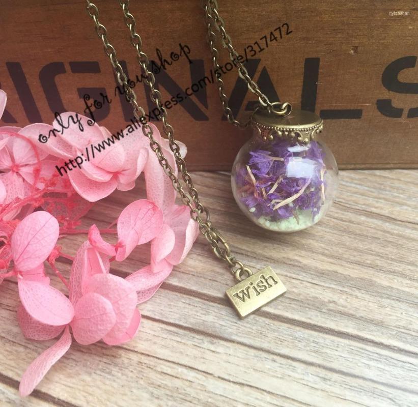 Chains 5pcs Luminous Wish Glass Globe Glow In The Dark Necklace Purple Forget-Me-Not Dry Flower Vial Pendant 70cm
Chains 5pcs Luminous Wish Glass Globe Glow In The Dark Necklace Purple Forget-Me-Not Dry Flower Vial Pendant 70cm