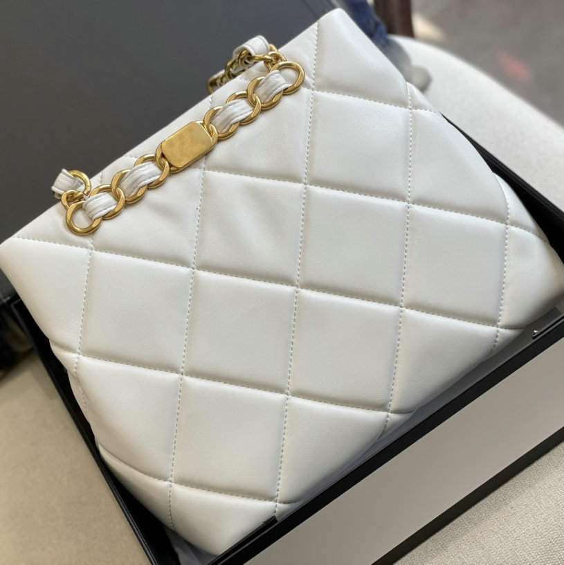 NEW Luxury Genuine Leather Woman Bags Quilted Fashion Bags For Women Flap Retro Clutch Handbag Metal Chain Small Shoulder Bag, White
NEW Luxury Genuine Leather Woman Bags Quilted Fashion Bags For Women Flap Retro Clutch Handbag Metal Chain Small Shoulder Bag, White