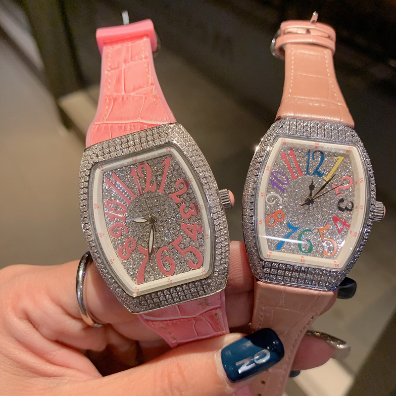 11 Styles Silver Watch 32mm&36mm CZ stones Iced out Men women watches diamonds Pink leather strap quartz movement Luxury Sapphire glass zirconia wristwatches, Only box and papers
11 Styles Silver Watch 32mm&36mm CZ stones Iced out Men women watches diamonds Pink leather strap quartz movement Luxury Sapphire glass zirconia wristwatches, Only box and papers
