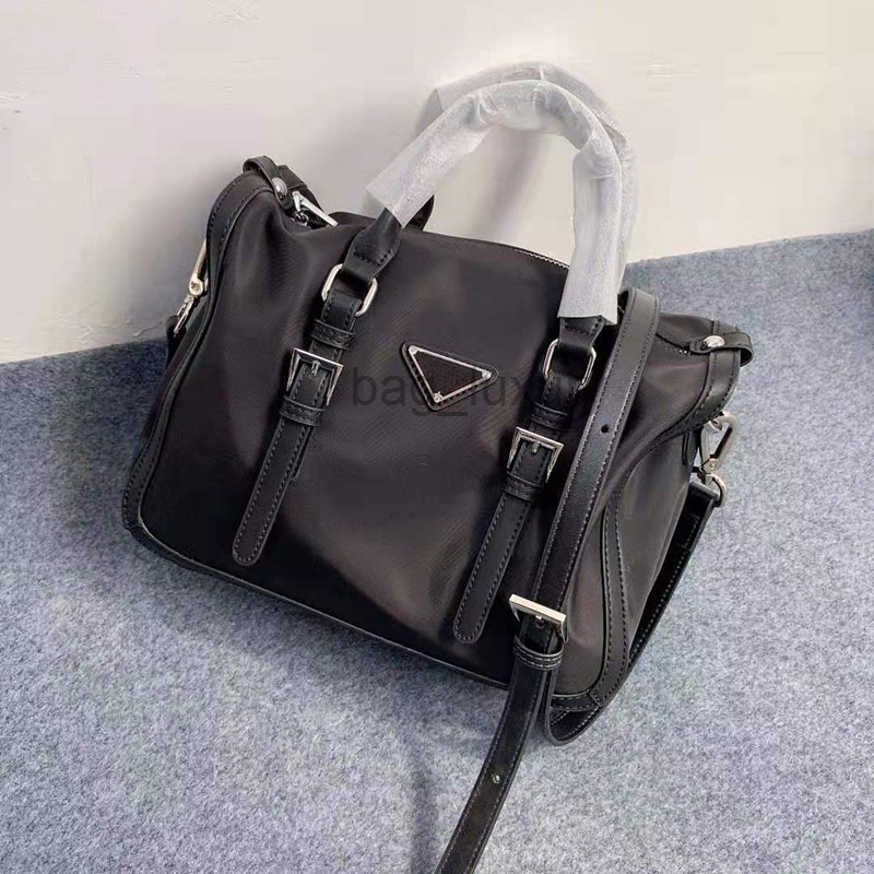 Shoulder Bags Bags Designer Shoulder Nylon Wwaterproof Canvas Bag Luxury Big Purse Crossbody Messenger Lightweight and stylish Packs, Black
Shoulder Bags Bags Designer Shoulder Nylon Wwaterproof Canvas Bag Luxury Big Purse Crossbody Messenger Lightweight and stylish Packs, Black