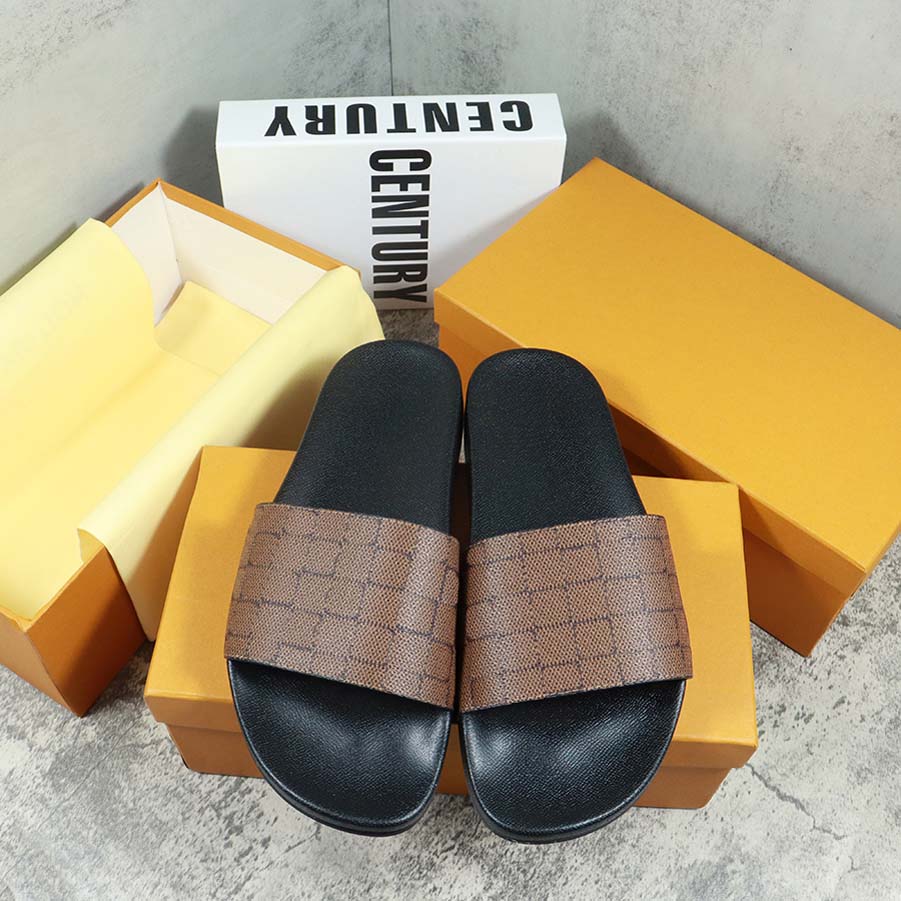 Designers Slides Womens Slippers Fashion Luxurys Floral Slipper Leather Rubber Flats Sandals Summer Beach Shoes Loafers Gear Bottoms Sliders9, #1
Designers Slides Womens Slippers Fashion Luxurys Floral Slipper Leather Rubber Flats Sandals Summer Beach Shoes Loafers Gear Bottoms Sliders9, #1