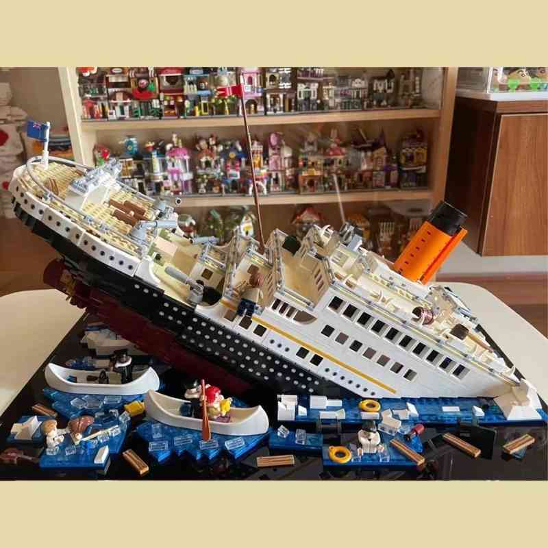 Blocks 2882PCS Mini Bricks Model Titanic Cruise Ship Model Boat DIY LOZ 1060 Building Blocks Bricks Kit Children Kids Toys Sale Price T220901
Blocks 2882PCS Mini Bricks Model Titanic Cruise Ship Model Boat DIY LOZ 1060 Building Blocks Bricks Kit Children Kids Toys Sale Price T220901