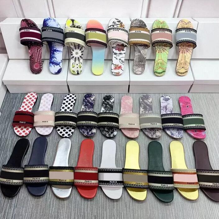 Luxury Brand Woman Slippers Classics Embroidery Women Shoes Letters Slides Flat Slipper 2022 Home Designer Flip Flops Outdoor Beach Sandal 42, Black
Luxury Brand Woman Slippers Classics Embroidery Women Shoes Letters Slides Flat Slipper 2022 Home Designer Flip Flops Outdoor Beach Sandal 42, Black