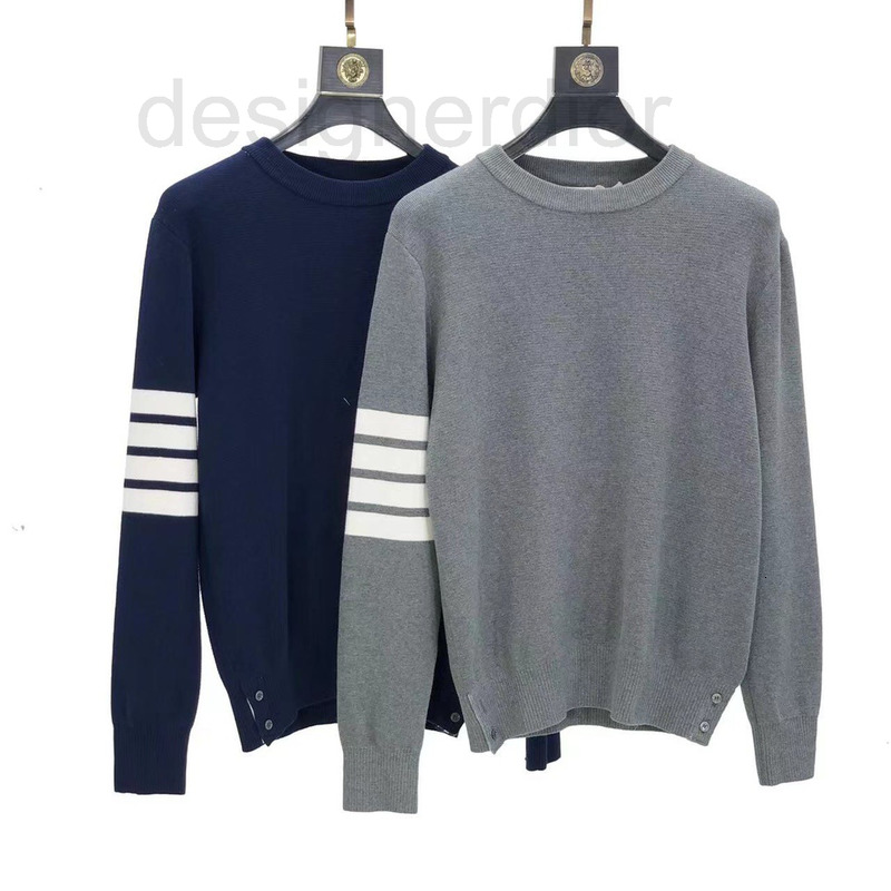 Men's Hoodies & Sweatshirts designer High version 2022 autumn winter new TB classic basic four bar jacquard men's and women's round neck Pullover knitted sweater DAQB, 2# packing bag
Men's Hoodies & Sweatshirts designer High version 2022 autumn winter new TB classic basic four bar jacquard men's and women's round neck Pullover knitted sweater DAQB, 2# packing bag