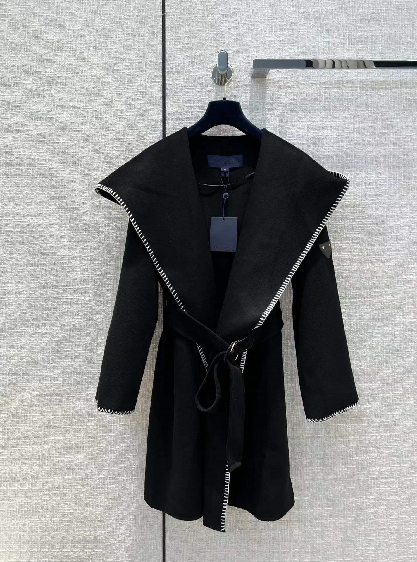 Milan Runway Women' Wool & Blends 2022 New Autumn Winter Hooded Long Sleeve Designer Coat Brand Same Style Outerwear 0902-24, Black
Milan Runway Women' Wool & Blends 2022 New Autumn Winter Hooded Long Sleeve Designer Coat Brand Same Style Outerwear 0902-24, Black