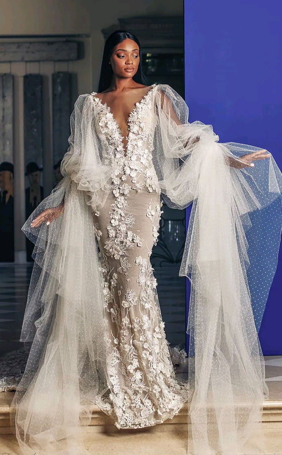 Sexy Deep V Neck Mermaid Wedding Dresses Floral Applique Bridal Gowns Custom Made Plus Size Illusion Full Sleeve Formal Dress