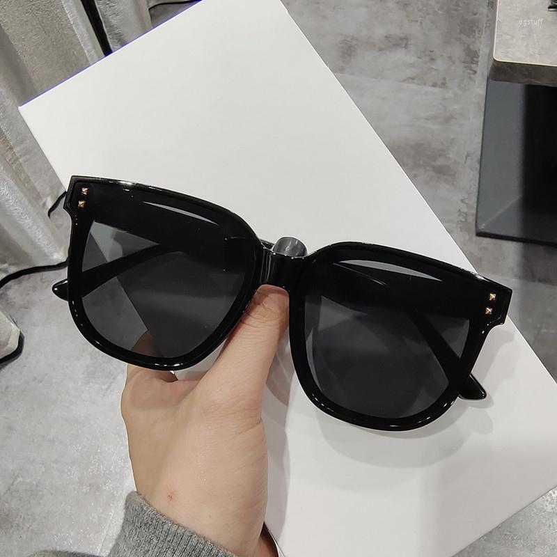 Sunglasses 2022 Classic Vintage Square Women Men Brand Designer Oversized Retro Black Luxury Sun Glasses Goggle
Sunglasses 2022 Classic Vintage Square Women Men Brand Designer Oversized Retro Black Luxury Sun Glasses Goggle