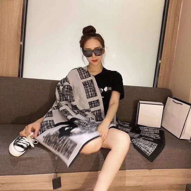 Stylish Women Cashmere Scarf Full Letter Printed Scarves Soft Touch Warm Wraps With Tags Autumn Winter Long Shawls
Stylish Women Cashmere Scarf Full Letter Printed Scarves Soft Touch Warm Wraps With Tags Autumn Winter Long Shawls