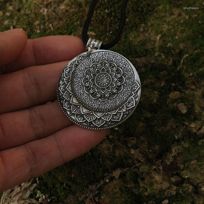 Pendant Necklaces Lanseis 10pcs Tibetan Mandala Women Necklace Zen Boho Yoga Jewelry Tribal Bohemian Ethnic
Pendant Necklaces Lanseis 10pcs Tibetan Mandala Women Necklace Zen Boho Yoga Jewelry Tribal Bohemian Ethnic