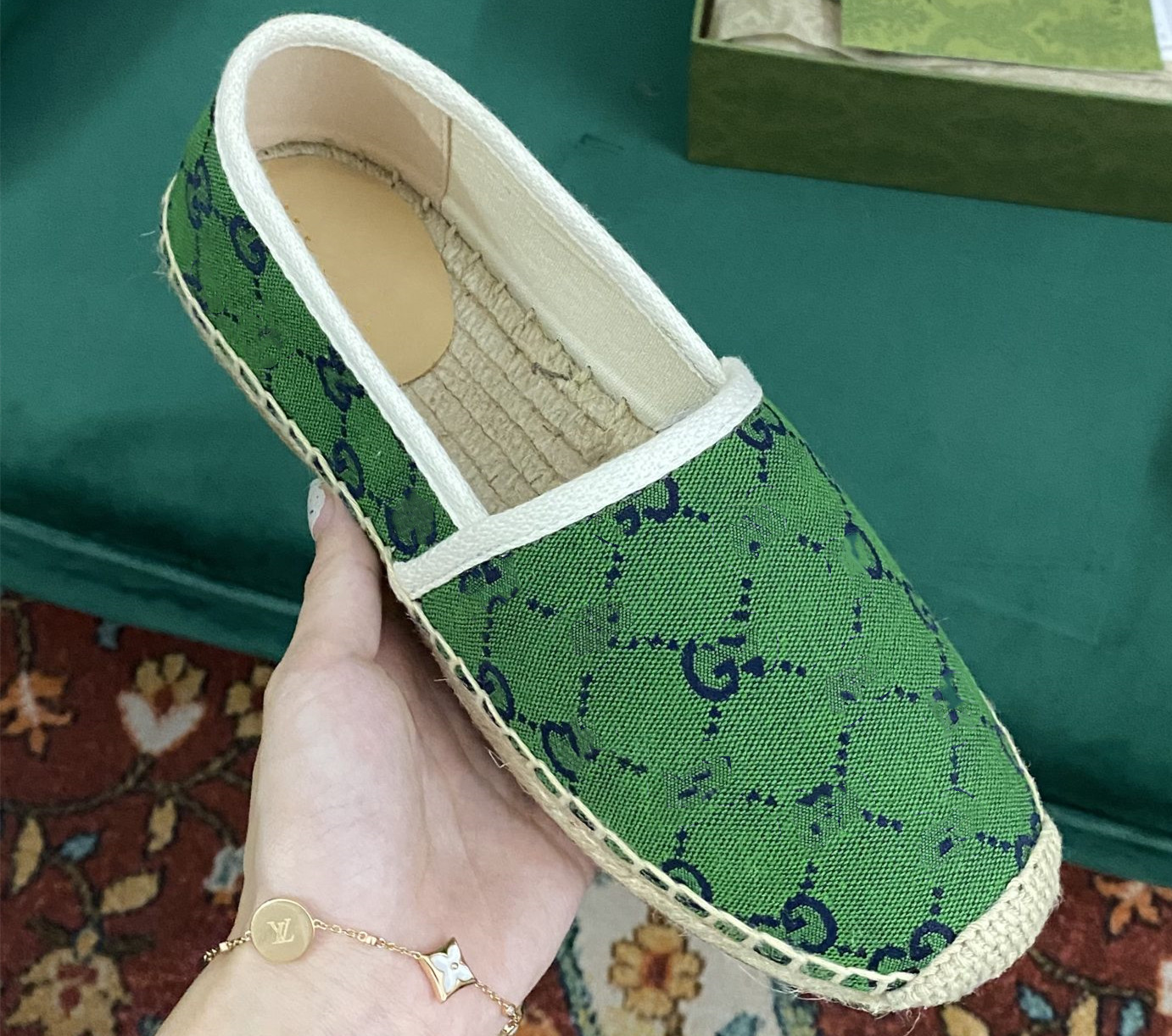 G59 2022 new women's shoes jacquard espadrilles designer flats leather espadrille loafers canvas fashion ladies girls casual laces logo size 35-40, Only box(no shoes)
G59 2022 new women's shoes jacquard espadrilles designer flats leather espadrille loafers canvas fashion ladies girls casual laces logo size 35-40, Only box(no shoes)